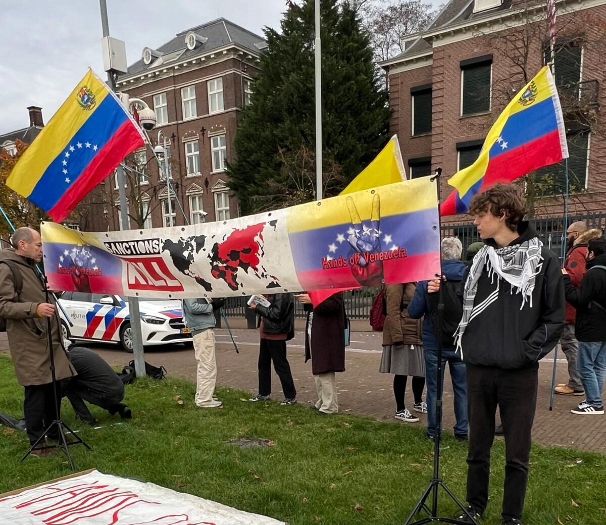 Handen af van Venezeula! Weg met de CSL’s!