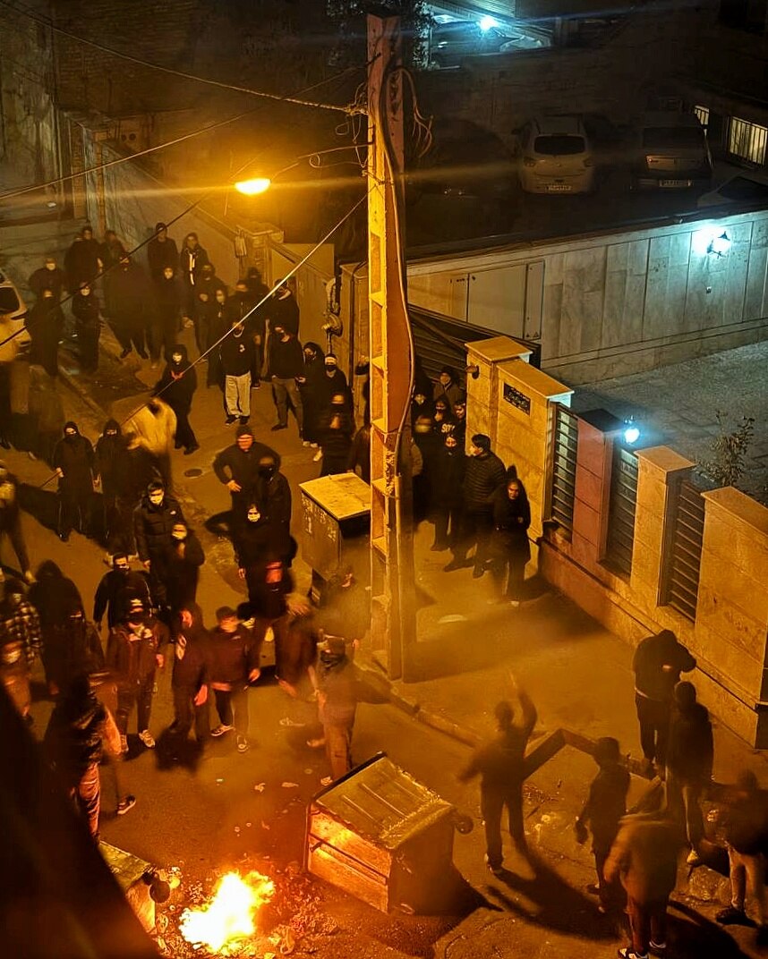 Tegen alle buitenlandse inmenging in Iran! Solidariteit met het Iraanse volk!